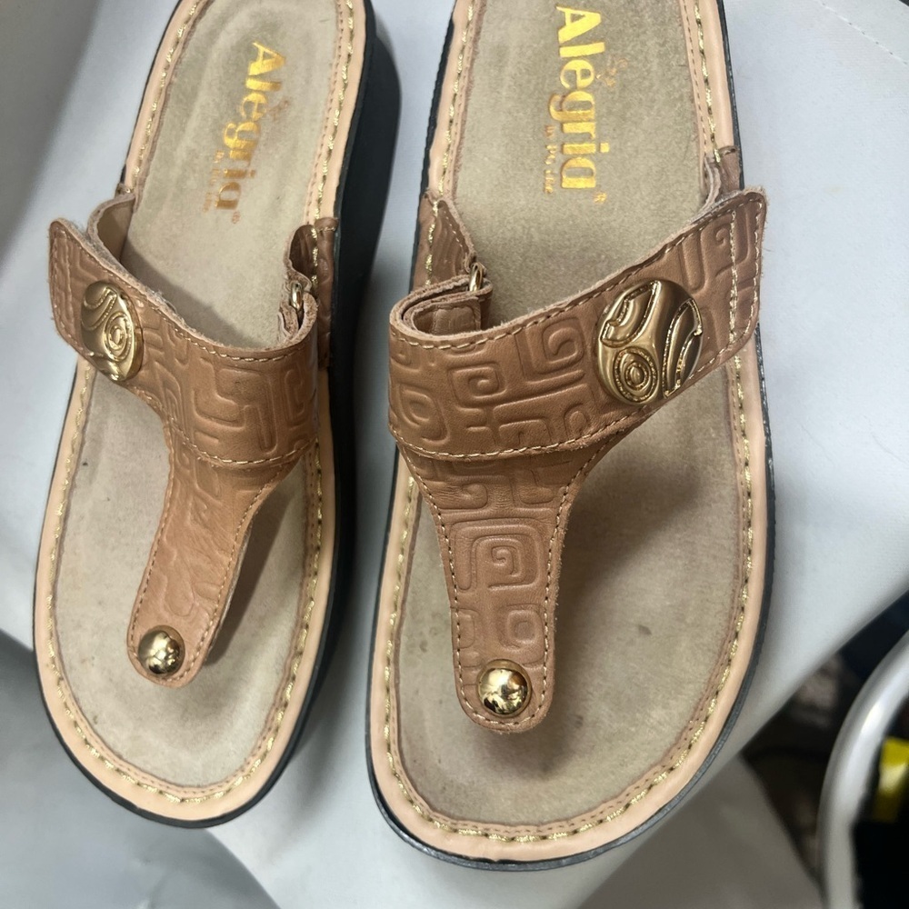 Alegria Carina Tan and Gold Sandals Size 36 - Picture 6 of 8
